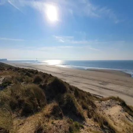 Relaxing Beachside *